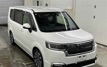 Honda Stepwgn, 2023 год, 2 400 008 рублей, 1 фотография