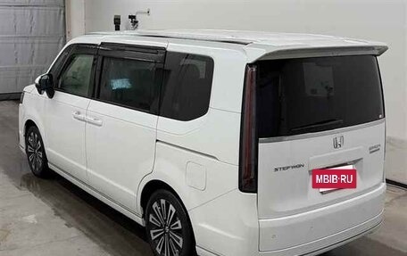 Honda Stepwgn, 2023 год, 2 400 008 рублей, 4 фотография