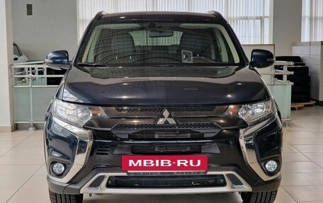 Mitsubishi Outlander III рестайлинг 3, 2022 год, 2 270 000 рублей, 2 фотография