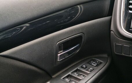 Mitsubishi Outlander III рестайлинг 3, 2022 год, 2 270 000 рублей, 20 фотография