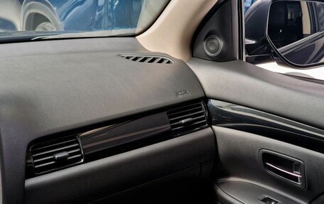 Mitsubishi Outlander III рестайлинг 3, 2022 год, 2 270 000 рублей, 21 фотография