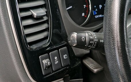 Mitsubishi Outlander III рестайлинг 3, 2022 год, 2 270 000 рублей, 12 фотография