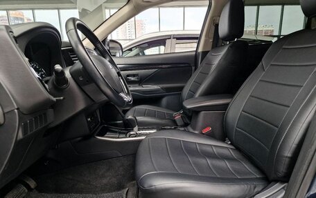 Mitsubishi Outlander III рестайлинг 3, 2022 год, 2 270 000 рублей, 16 фотография