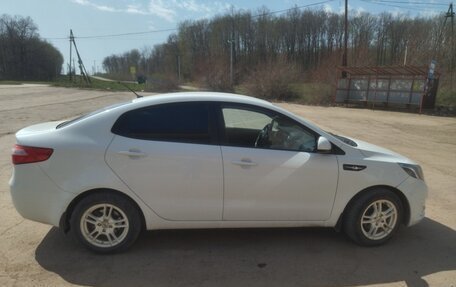 KIA Rio III рестайлинг, 2013 год, 800 000 рублей, 2 фотография