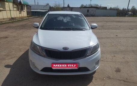 KIA Rio III рестайлинг, 2013 год, 800 000 рублей, 1 фотография
