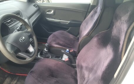 KIA Rio III рестайлинг, 2013 год, 800 000 рублей, 6 фотография