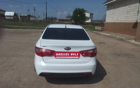 KIA Rio III рестайлинг, 2013 год, 800 000 рублей, 3 фотография