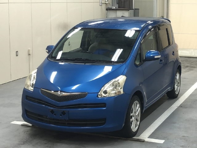 Toyota Ractis I, 2010 год, 982 000 рублей, 3 фотография