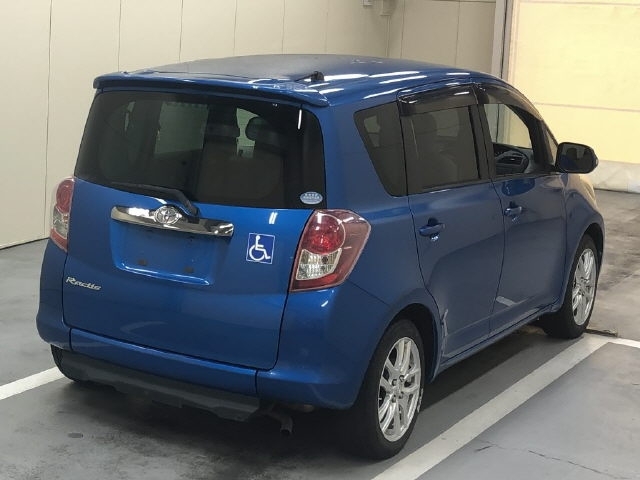 Toyota Ractis I, 2010 год, 982 000 рублей, 4 фотография