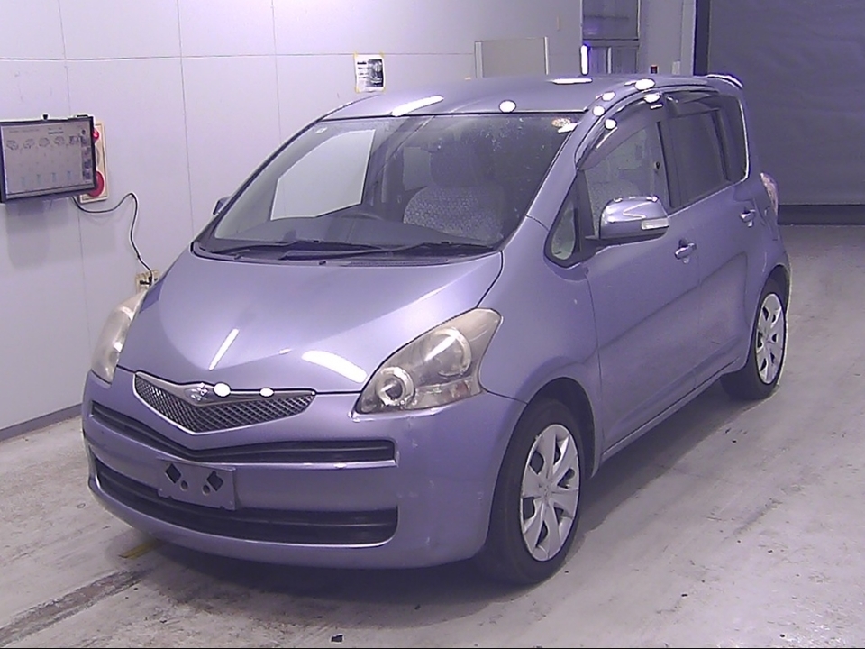 Toyota Ractis I, 2010 год, 961 000 рублей, 4 фотография