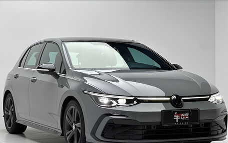 Volkswagen Golf VIII, 2023 год, 1 940 000 рублей, 3 фотография