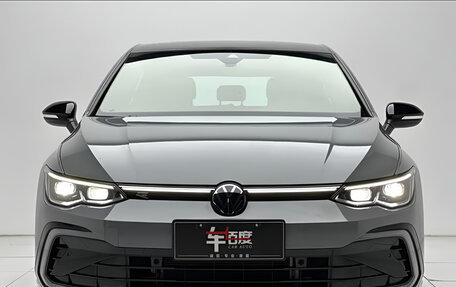 Volkswagen Golf VIII, 2023 год, 1 940 000 рублей, 2 фотография