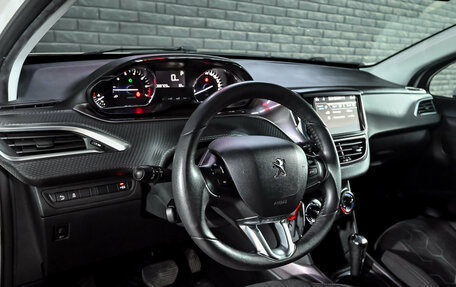 Peugeot 2008 II, 2014 год, 1 000 000 рублей, 12 фотография