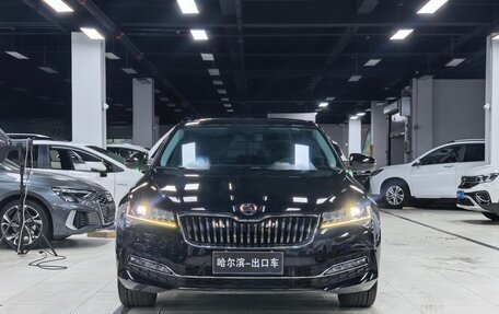 Skoda Superb III рестайлинг, 2023 год, 1 570 000 рублей, 2 фотография