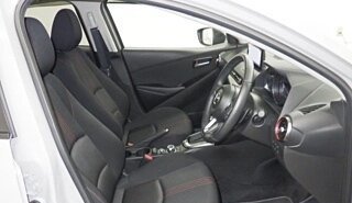 Mazda Demio IV, 2018 год, 950 000 рублей, 6 фотография