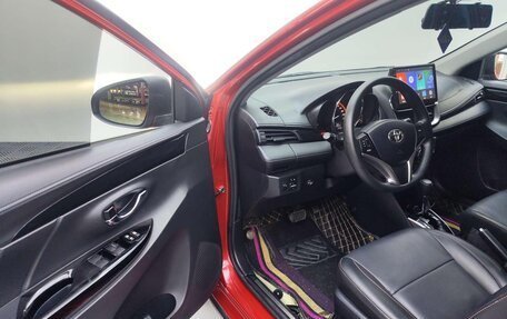 Toyota Yaris XP150 рестайлинг, 2022 год, 1 060 000 рублей, 8 фотография