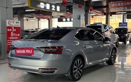 Skoda Superb III рестайлинг, 2023 год, 1 880 000 рублей, 4 фотография