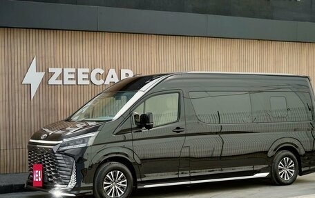 Toyota HiAce H300, 2024 год, 18 800 000 рублей, 2 фотография