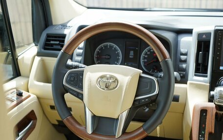 Toyota HiAce H300, 2024 год, 18 800 000 рублей, 14 фотография