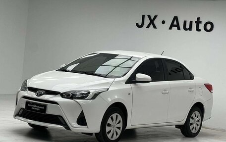 Toyota Yaris, 2022 год, 950 000 рублей, 3 фотография