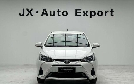 Toyota Yaris, 2022 год, 950 000 рублей, 2 фотография