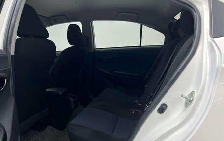 Toyota Yaris, 2022 год, 950 000 рублей, 19 фотография