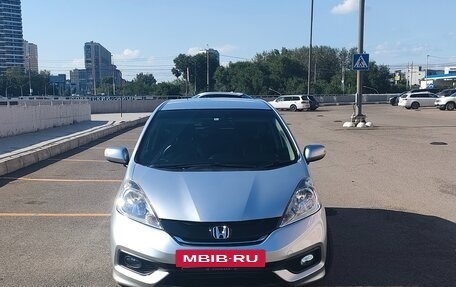 Honda Fit Shuttle I рестайлинг, 2014 год, 1 220 000 рублей, 2 фотография