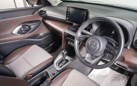 Toyota Yaris Cross, 2020 год, 2 289 000 рублей, 9 фотография