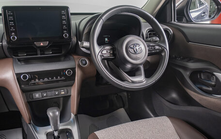 Toyota Yaris Cross, 2020 год, 2 289 000 рублей, 10 фотография