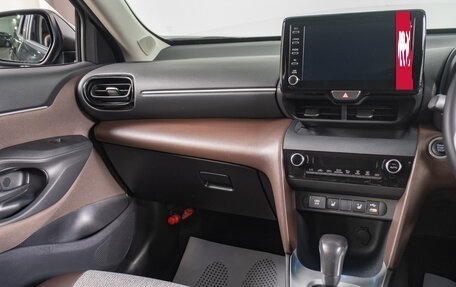 Toyota Yaris Cross, 2020 год, 2 289 000 рублей, 12 фотография