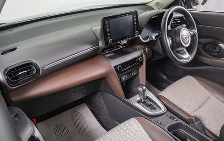 Toyota Yaris Cross, 2020 год, 2 289 000 рублей, 21 фотография