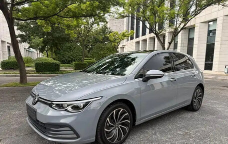 Volkswagen Golf VIII, 2022 год, 1 805 000 рублей, 1 фотография