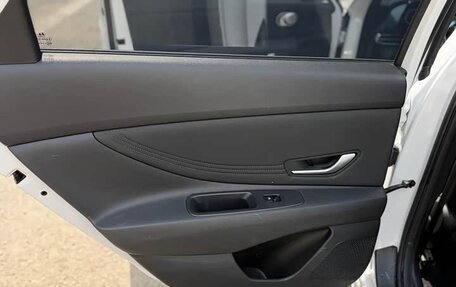 Hyundai Elantra, 2023 год, 1 333 000 рублей, 12 фотография