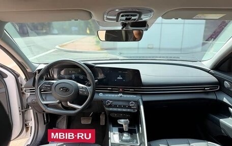 Hyundai Elantra, 2023 год, 1 333 000 рублей, 9 фотография