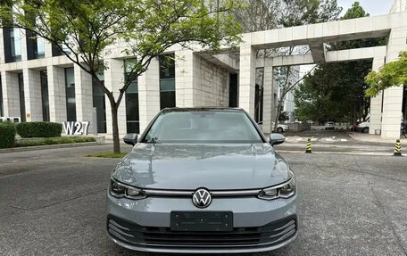 Volkswagen Golf VIII, 2022 год, 1 805 000 рублей, 2 фотография