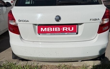 Skoda Fabia II, 2013 год, 800 000 рублей, 4 фотография
