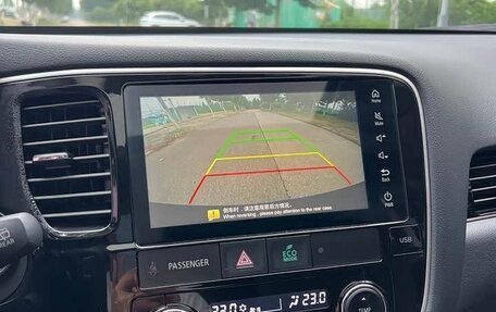 Mitsubishi Outlander III рестайлинг 3, 2022 год, 2 350 008 рублей, 13 фотография