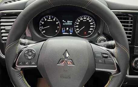 Mitsubishi Outlander III рестайлинг 3, 2022 год, 2 350 008 рублей, 11 фотография