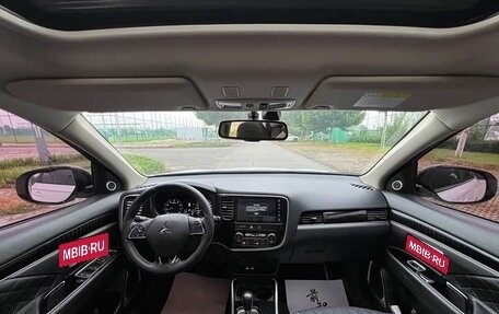 Mitsubishi Outlander III рестайлинг 3, 2022 год, 2 350 008 рублей, 14 фотография