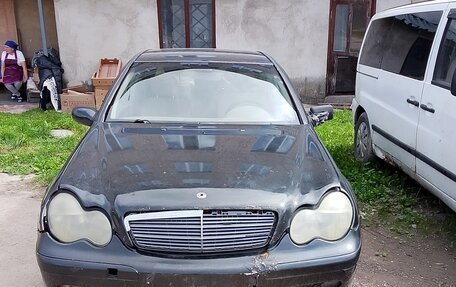 Mercedes-Benz C-Класс, 2001 год, 200 000 рублей, 1 фотография