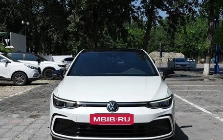 Volkswagen Golf VIII, 2022 год, 1 710 000 рублей, 2 фотография