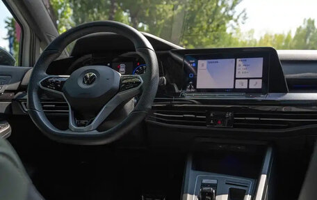 Volkswagen Golf VIII, 2022 год, 1 710 000 рублей, 11 фотография