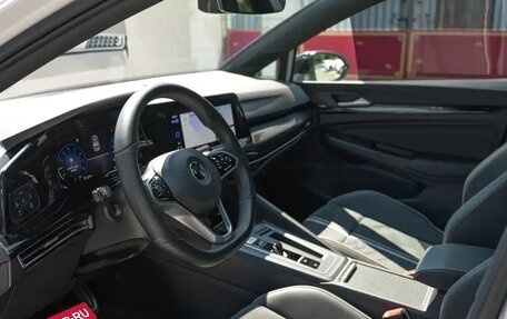 Volkswagen Golf VIII, 2022 год, 1 710 000 рублей, 15 фотография