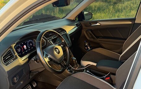 Volkswagen Tiguan II, 2020 год, 3 150 000 рублей, 3 фотография