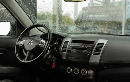 Mitsubishi Outlander III рестайлинг 3, 2010 год, 1 250 000 рублей, 19 фотография