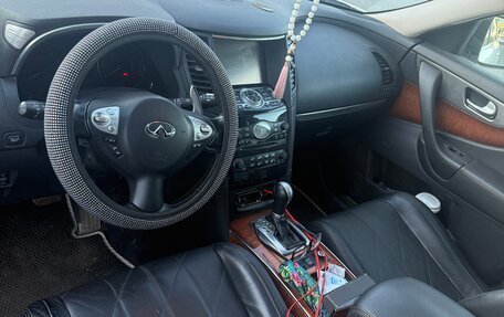 Infiniti QX70, 2013 год, 1 900 000 рублей, 2 фотография