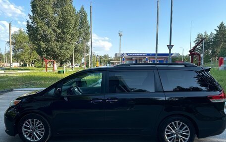 Toyota Sienna III, 2014 год, 2 150 000 рублей, 5 фотография