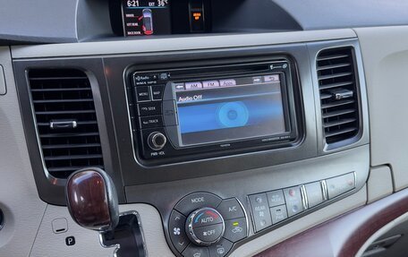 Toyota Sienna III, 2014 год, 2 150 000 рублей, 13 фотография