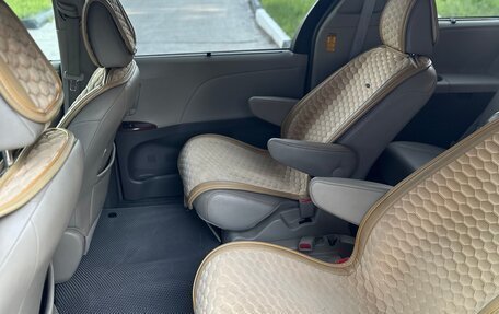 Toyota Sienna III, 2014 год, 2 150 000 рублей, 8 фотография