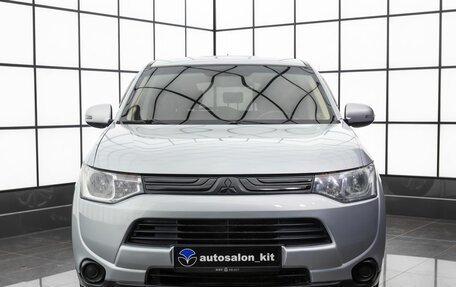 Mitsubishi Outlander III рестайлинг 3, 2013 год, 1 499 000 рублей, 2 фотография